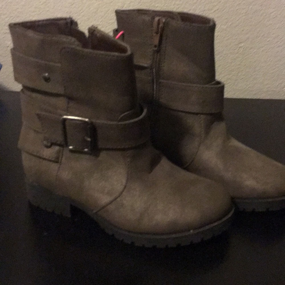 Boots for girl size 12